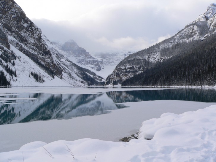 The Beautiful Lake Louise Canada Travel And Tourism