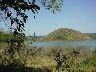 Pesona Danau di Batas Kota