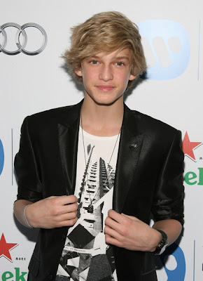 CODY SIMPSON MESSY HAIRCUT