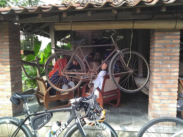 Warung Kopi Klotok Pakem