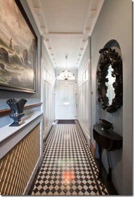 Casa de Valentina - via ShootFactory - 2 estilos na mesma casa em Londres - corredor