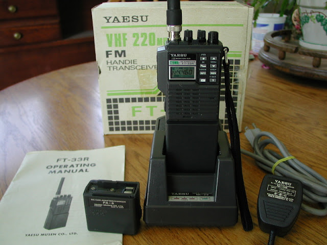 Yaesu FT-33R Handie Talkies