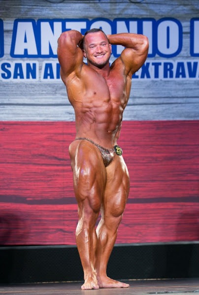 world bodybuilders pictures: Cuba bodybuilder Hunter Labrada