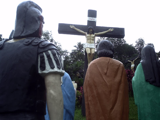 Image of Crucified Christ in Kamay ni Hesus Shrine