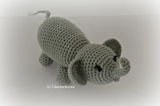 free crochet elephant pattern, zoo animal stuffed elephant, amigurumi elephant crochet toy free