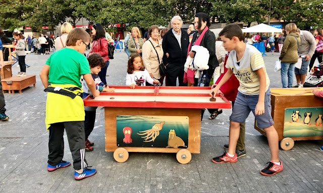 Juegos infantiles en Herriko Plaza