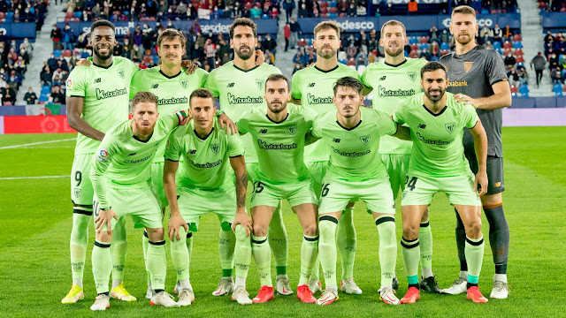 ATHLETIC CLUB DE BILBAO. Temporada 2021-22. Iñaki Williams, Dani García, Raúl García, Yeray Álvarez, Íñigo Martínez, Unai Simón. Iker Muniain, Álex Berenguer, Íñigo Lekue, Unai Vencedor, Mikel Balenziaga. LEVANTE U. D. 0 ATHLETIC CLUB DE BILBAO 0. Viernes 19/11/2021, 21:00 horas. Campeonato de Liga de 1ª División, jornada 14. Valencia, estadio Ciutat de Valencia: 15.230 espectadores. GOLES: No hubo. ÁRBITRO: José Luis Munuera Montero, Andalucía. VAR: Guillermo Cuadra Fernández, Baleares. ENTRENADORES: UD Levante: Javier Pereira. Athletic Club: Marcelino García Toral.