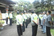 Untuk Ciptakan Suasana Kondusif Dalam Perayaan Nyepi, Polsek Petang Laksanakan Gelar Pasukan
