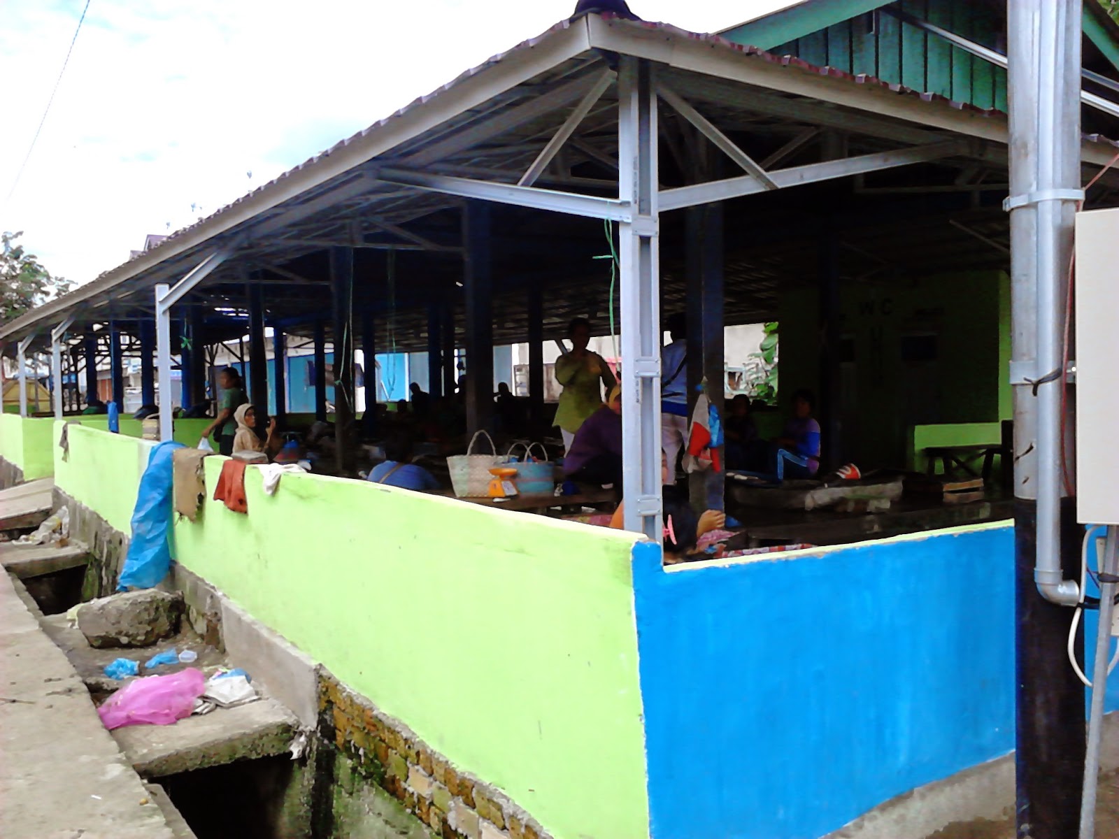 Pedagang Ikan dan Sayur Bersyukur Dengan Dibangunnya Los Ikan Dan Sayur