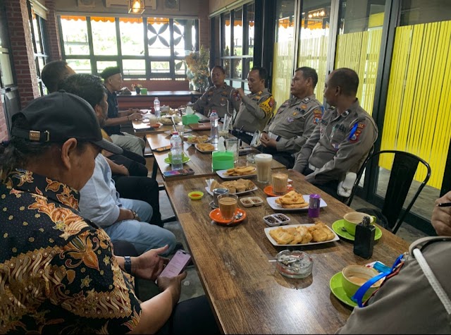 Polantas Menyapa : Polres Pelabuhan Tanjung Perak  Ajak Komunitas Forum Komunitas Pelabuhan Roro Jadi Pelopor Tertib Berlalu Lintas
