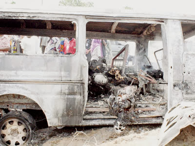 13 people burnt beyond recognition in bus fire in delta state