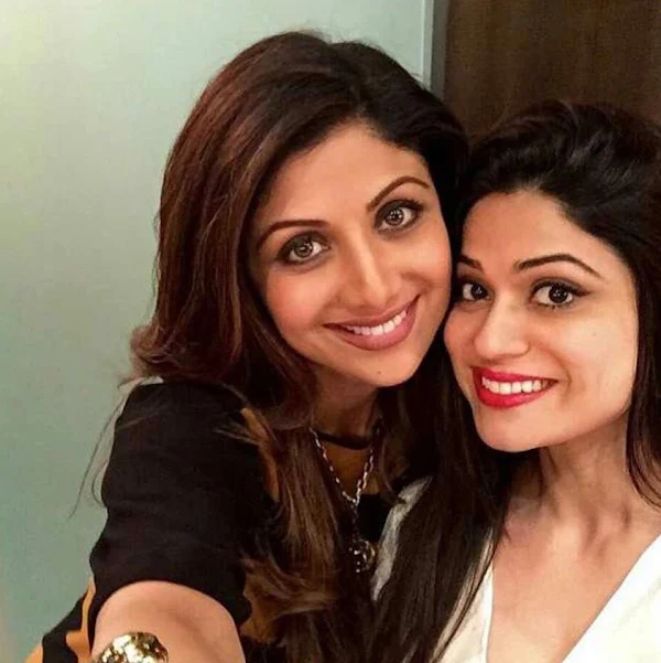 shilpa shamita shetty bollywood sisters selfie