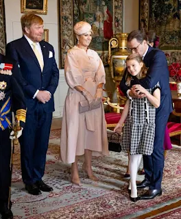 Princess Estelle meets godfather King Willem