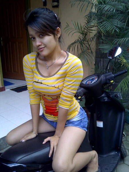 Foto Cewek ABG Cantik Bertubuh Mulus Dengan Toket Gede Dicari Cowok