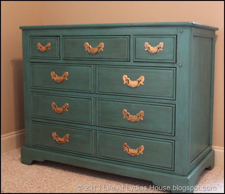 dresser 17