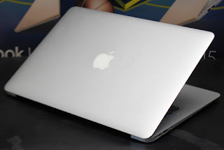 Jual Macbook Air Core i5 Mid2012 13-Inchi Second