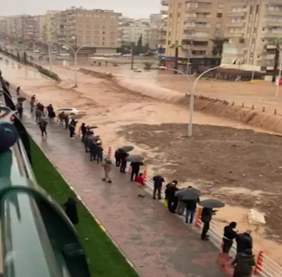 Sel, genellikle kuru olan araziyi sular altında bırakan bir su taşkını olayıdır. "Akma halinde olan su" anlamına gelen kelime, gelgitin içeri akışına da uygulanabilmektedir. Taşkınlar hidroloji disiplinin bir çalışma alanıdır. Tarım, inşaat mühendisliği ve halk sağlığı gibi alanlarda önemli bir endişe kaynağıdır.