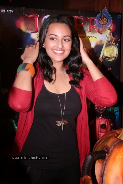 Sonakshi Sinha full hot images,stylish photos,sexy pictures 2014