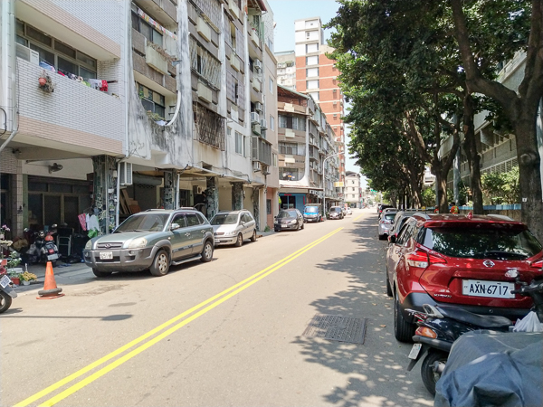 台中東區味聖素食早午餐平價美味，餐點選擇多，用餐時間人潮不斷