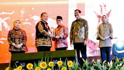 Gubernur Arinal Terima Penghargaan Digital Government Award Kategori Penguatan Kebijakan Sistem Pemerintahan Berbasis Elektronik