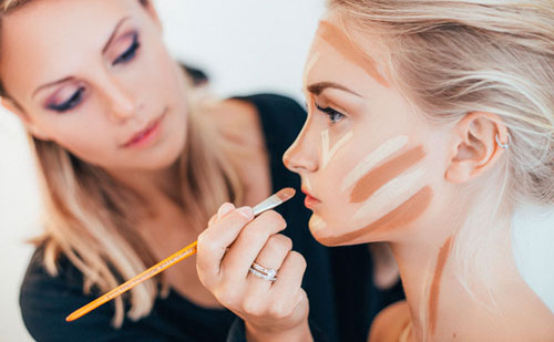 Cómo elegir el mejor curso de maquillaje para ti
