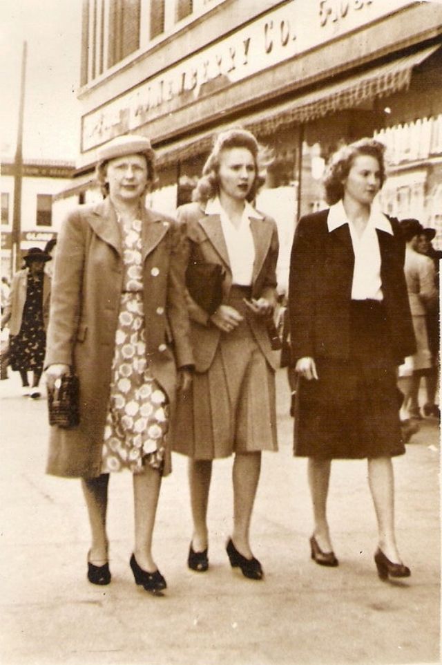 1940S Street Fashion 8 -35 Vintage Photos That Defined Street Fashion In The 1940S