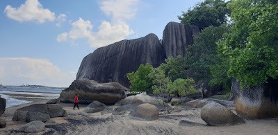 batu granit di pantai pulau bangka