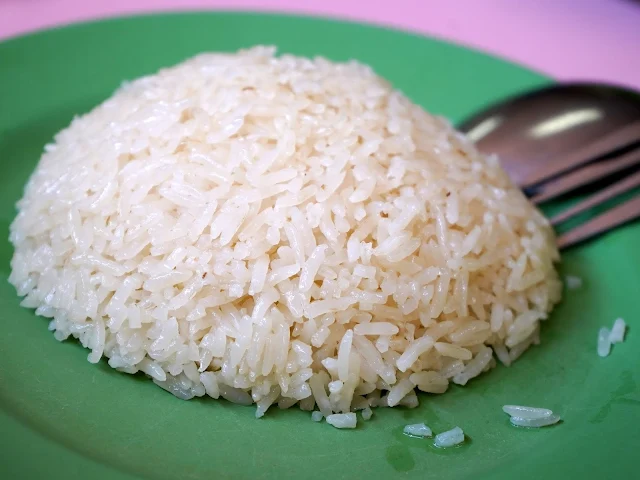 Hainanese_Boneless_Chicken_Rice_Golden_Mile_Hawker_Centre