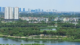 The unique park of Vietnam has its own - Yen So Park, Hanoi