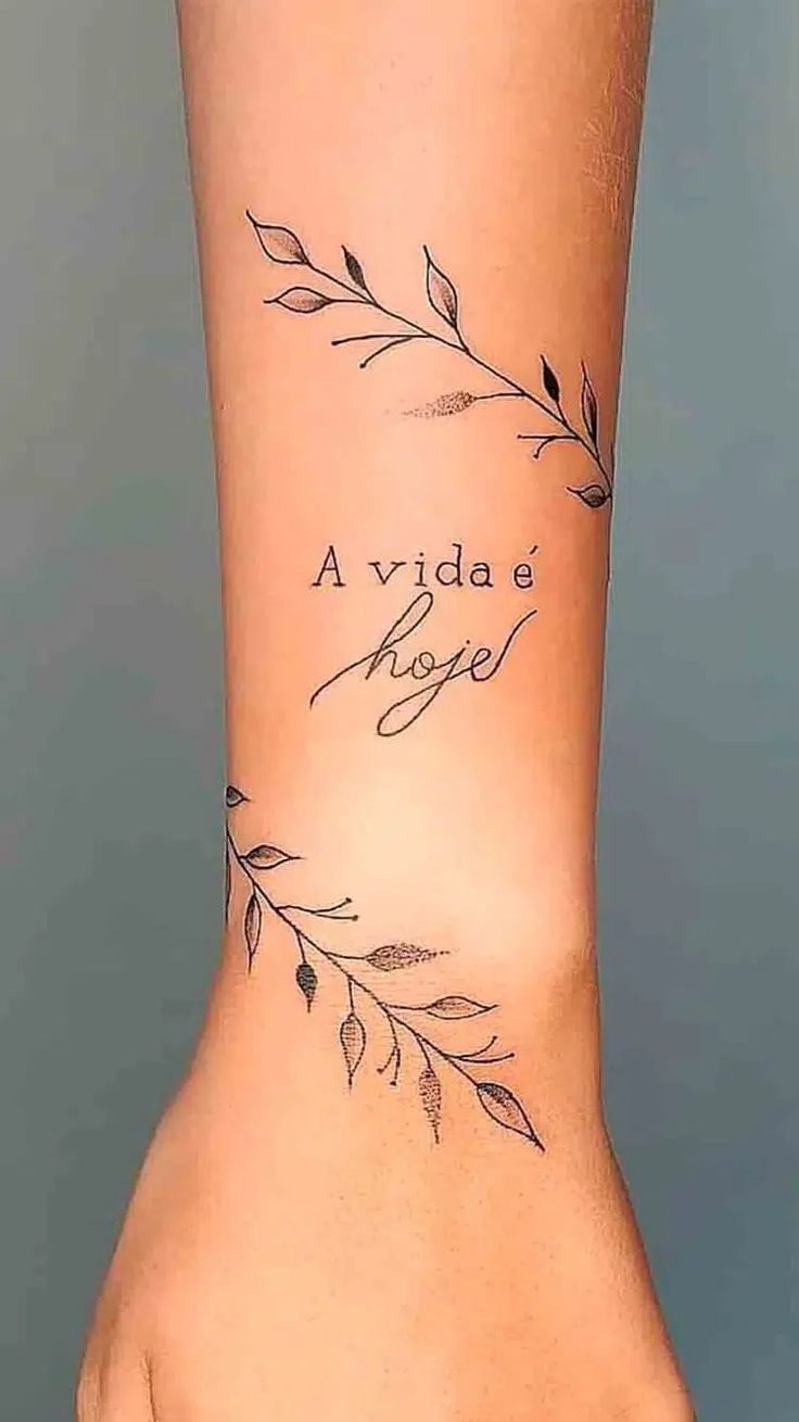 10 tatuagens delicadas e femininas para se inspirar