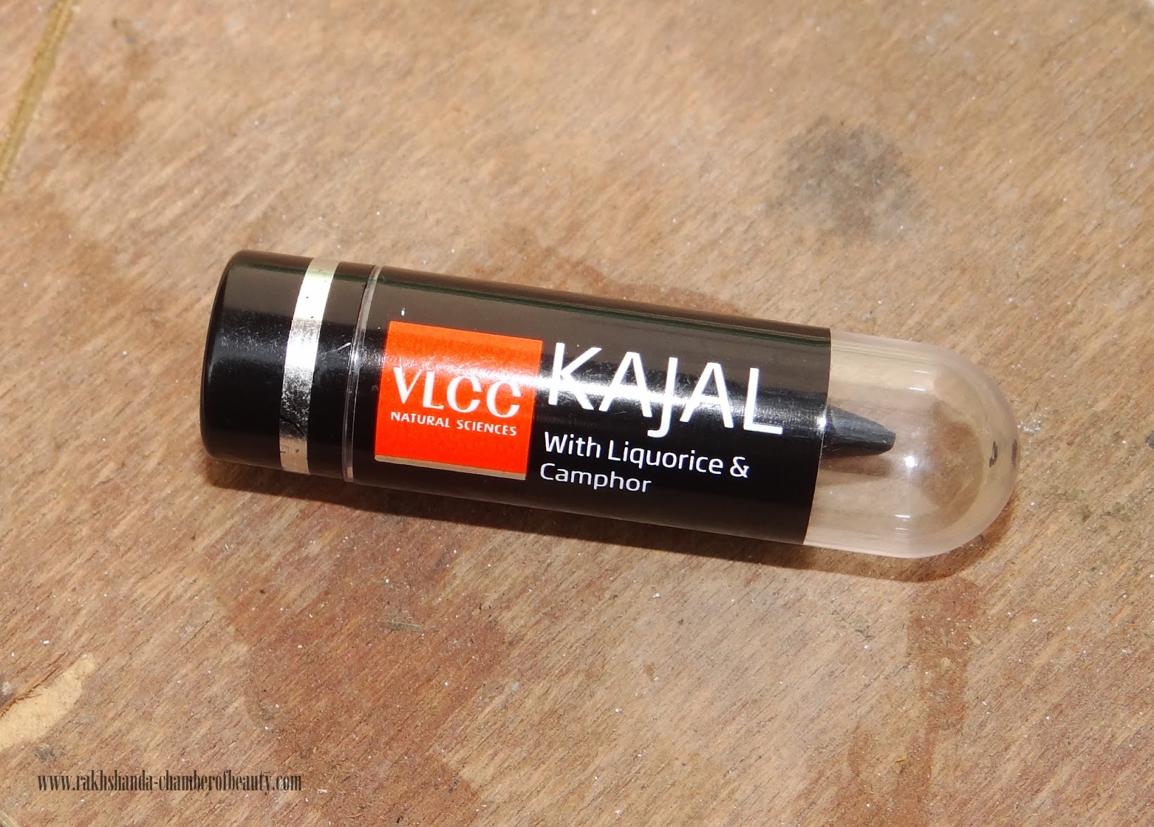 VLCC, VLCC Kajal Review, Herbal kajal, VLCC Herbal Kajal, VLCC Kajal Review and Swatches and Price in India, eye makeup, kohl, natural kajal, review, VLCC kajal in india, price in India, effect of Vlcc kajal, Indian Beauty Blogger, Indian Makeup blog, Chamber Of Beauty