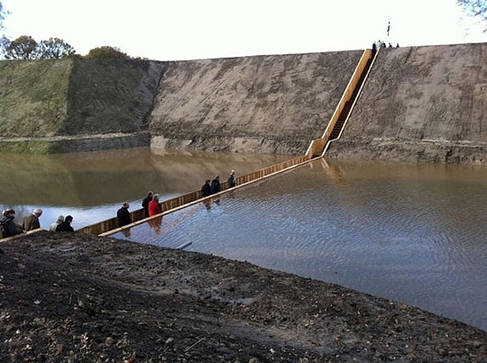 peculiar bridge