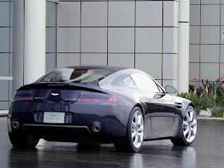 Aston Martin AMV8 Vantage Wallpaper