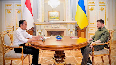 Jokowi Akhirnya Bertemu Langsung Presiden Ukraina Volodymyr Zelenskyy, Begini Momen Pertemuannya