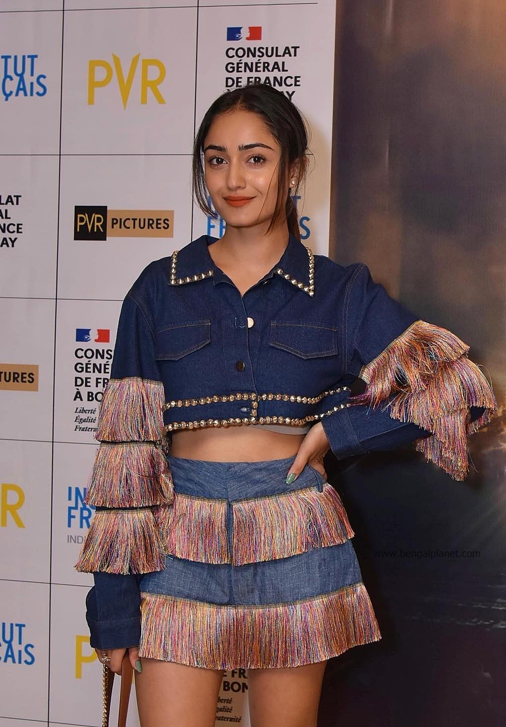 Tridha-Choudhury-looks-chic-hot-and-classy-in-these-pictures-82-Bengalplanet.com