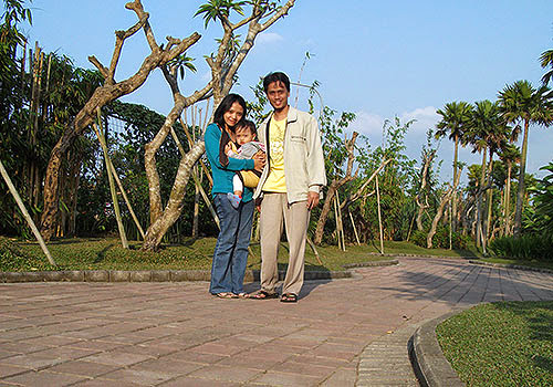 A cozy paths around the Floating Market