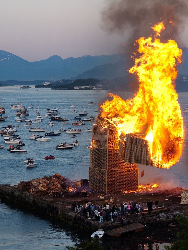 alesund-bonfire-5