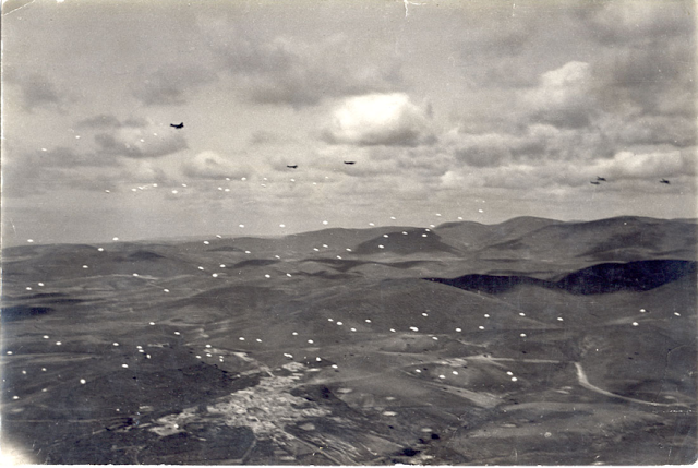 Salto de Erkunt. 2º Salto de Guerra de tropas españolas. 1ª Cía. Paracaidista (Foto archivo BRIPAC)