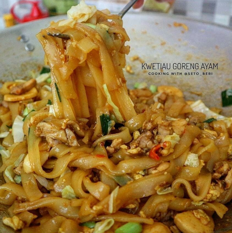 Resep Kwetiau Goreng Ayam Yang Enak Dan Mudah Di Coba