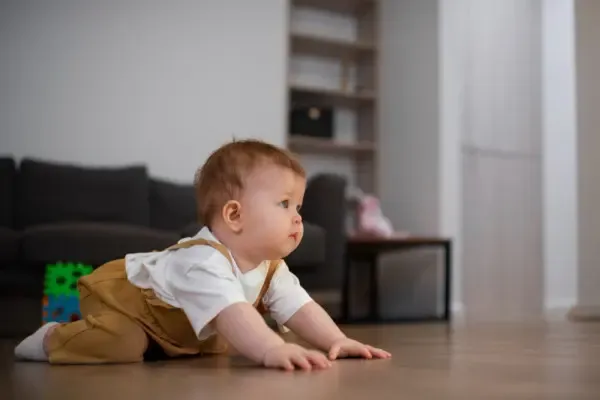 Cara Stimulasi yang Tepat agar Bayi Cepat Duduk dan Merangkak