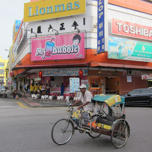 Muar Glutton Street 麻坡贪吃街 in Muar, Johor, Malaysia