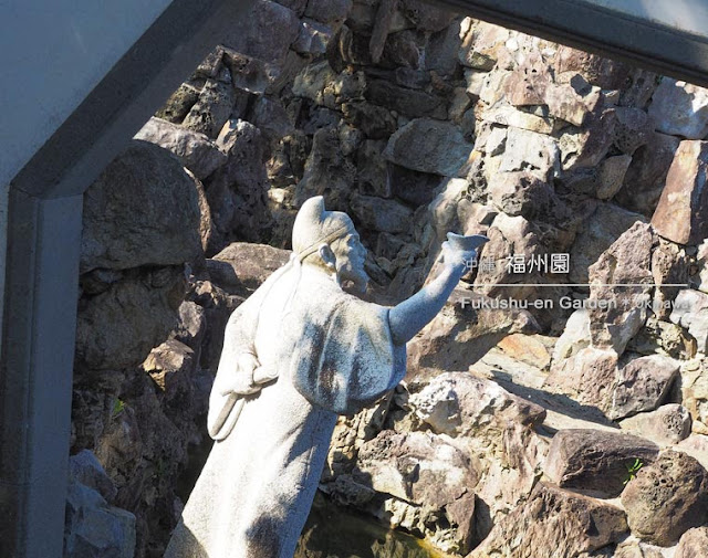 那覇･福州園の李白の石像