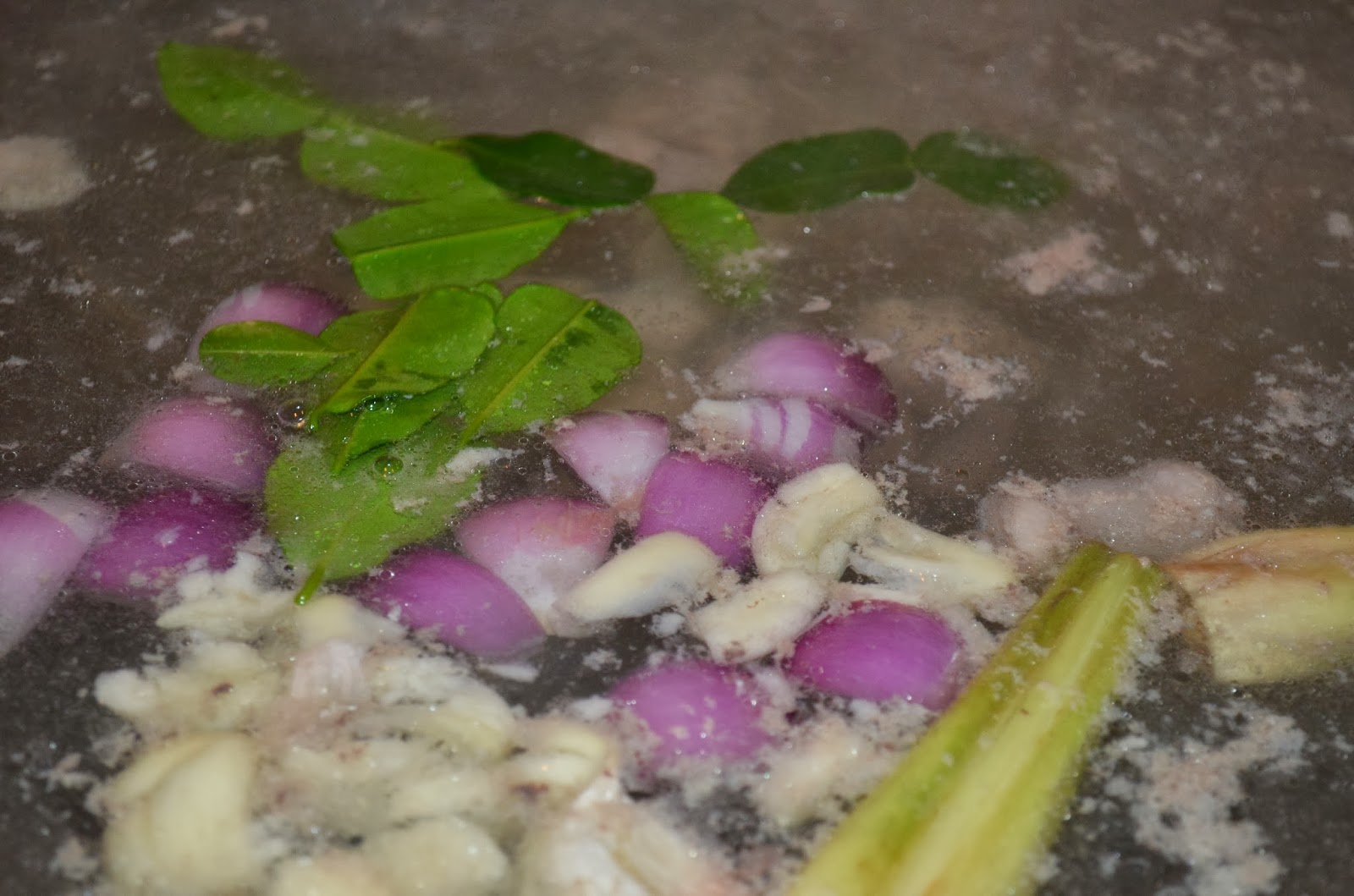 Laman Dapur Maya Ezujusoh: Cara-Cara Membuat Steamboat