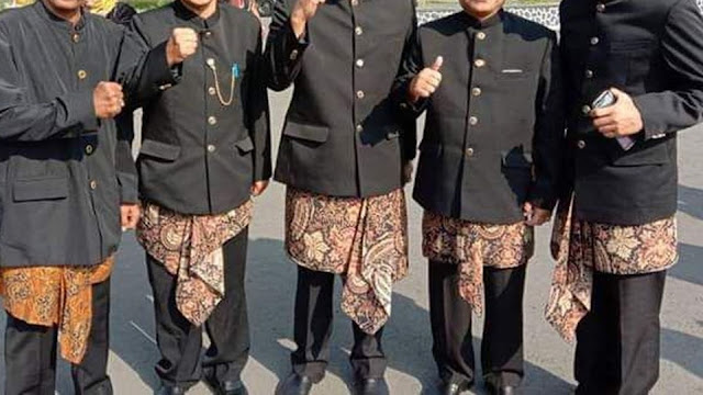 Baju Adat Jawa Barat