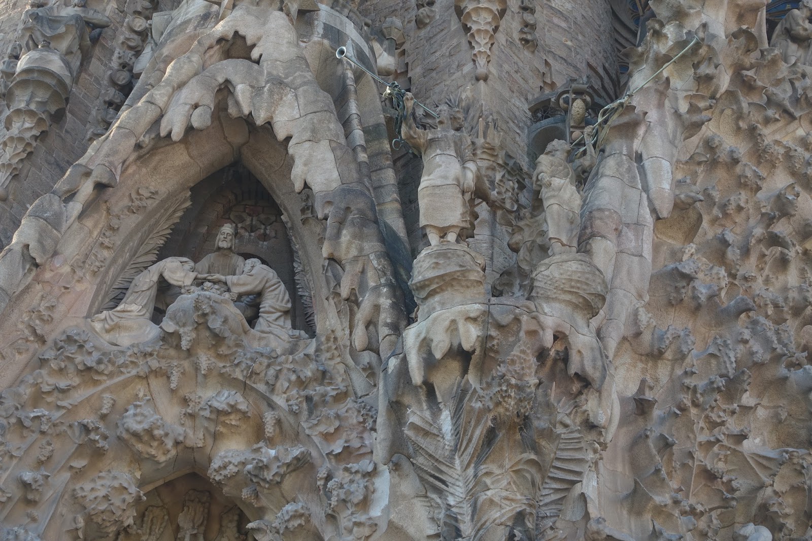 サグラダ・ファミリア　(Sagrada Familia)　「希望の門」