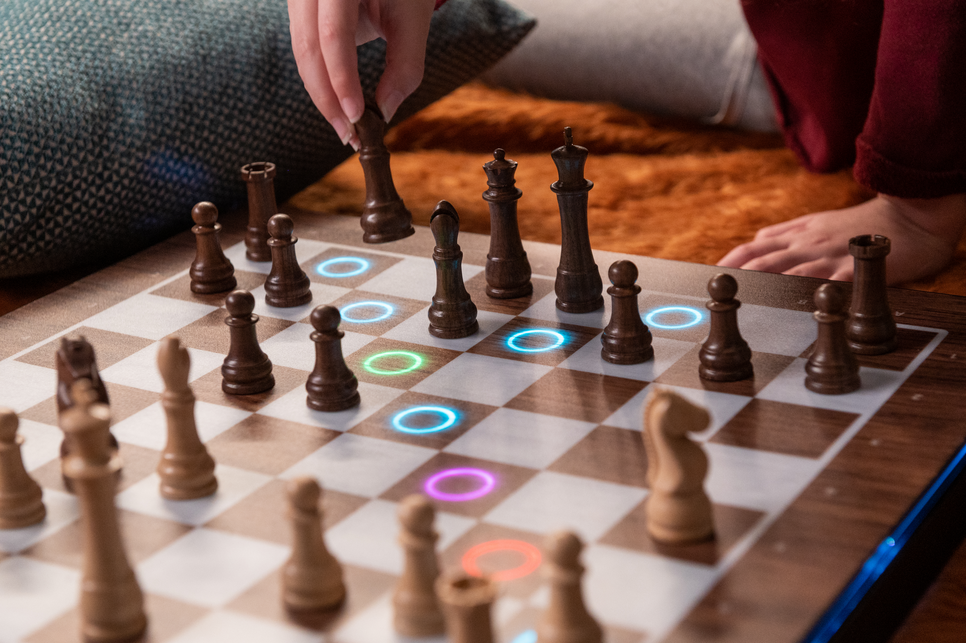 Revolutionizing Chess: The Rise of Electronic Chessboards with Self-Moving Pieces