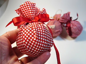 easy DIY ornaments