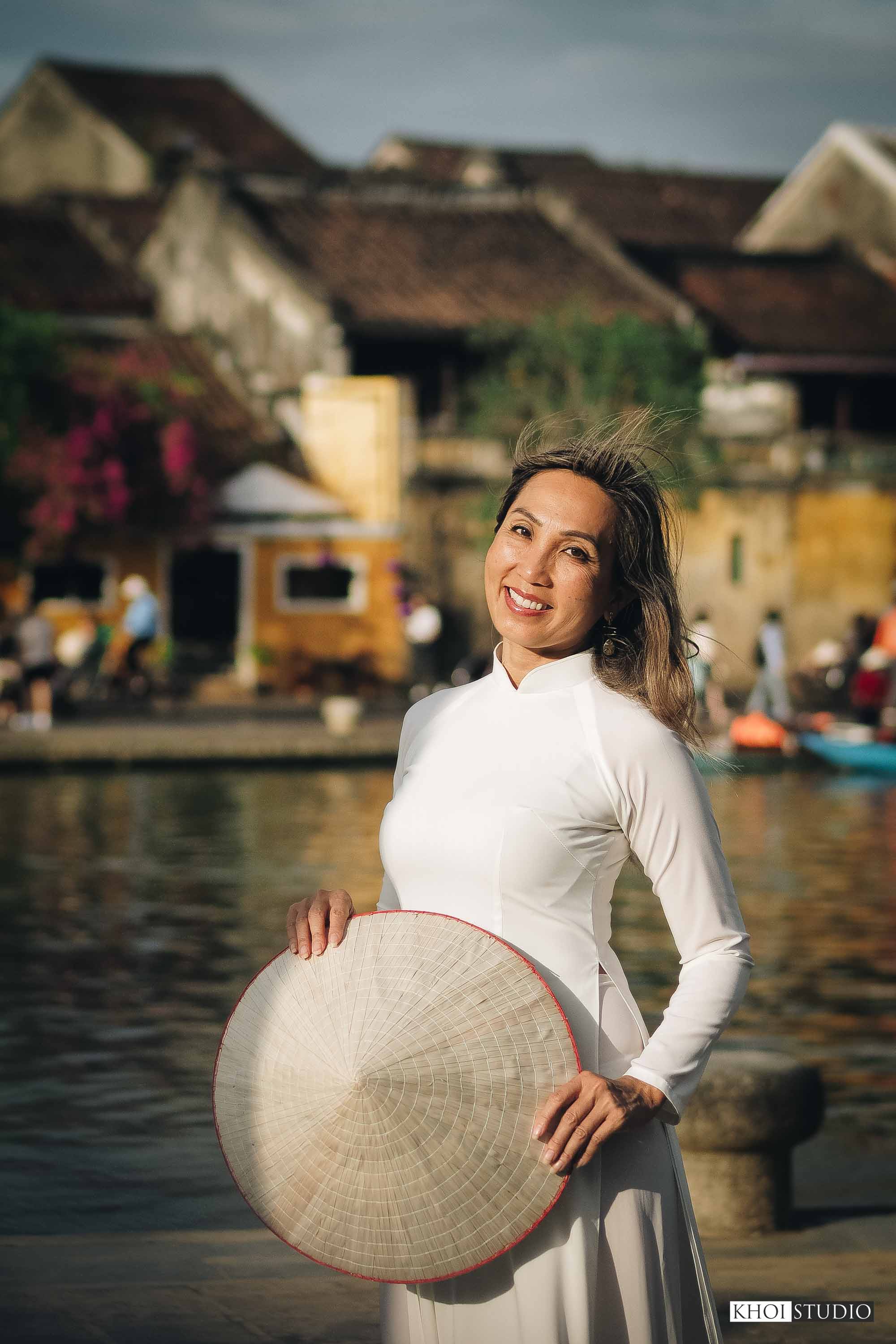 Hoi An Snap | The beautiful Vietnamese Australian woman returns to visit her homeland