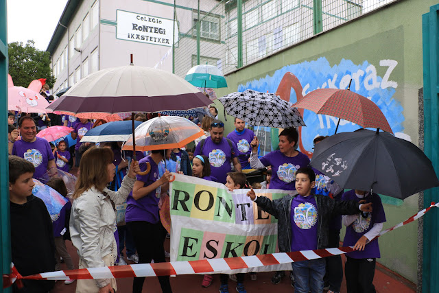 Marcha del colegio Rontegi en su 50 aniversario