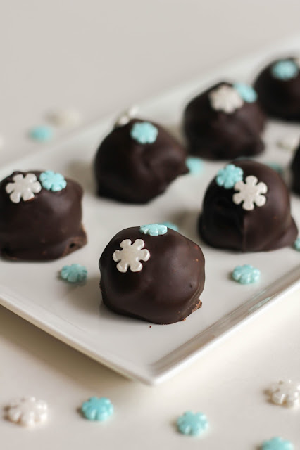 OREO Cookie Balls in Mint Chocolate | The Chef Next Door #OREOCookieBalls